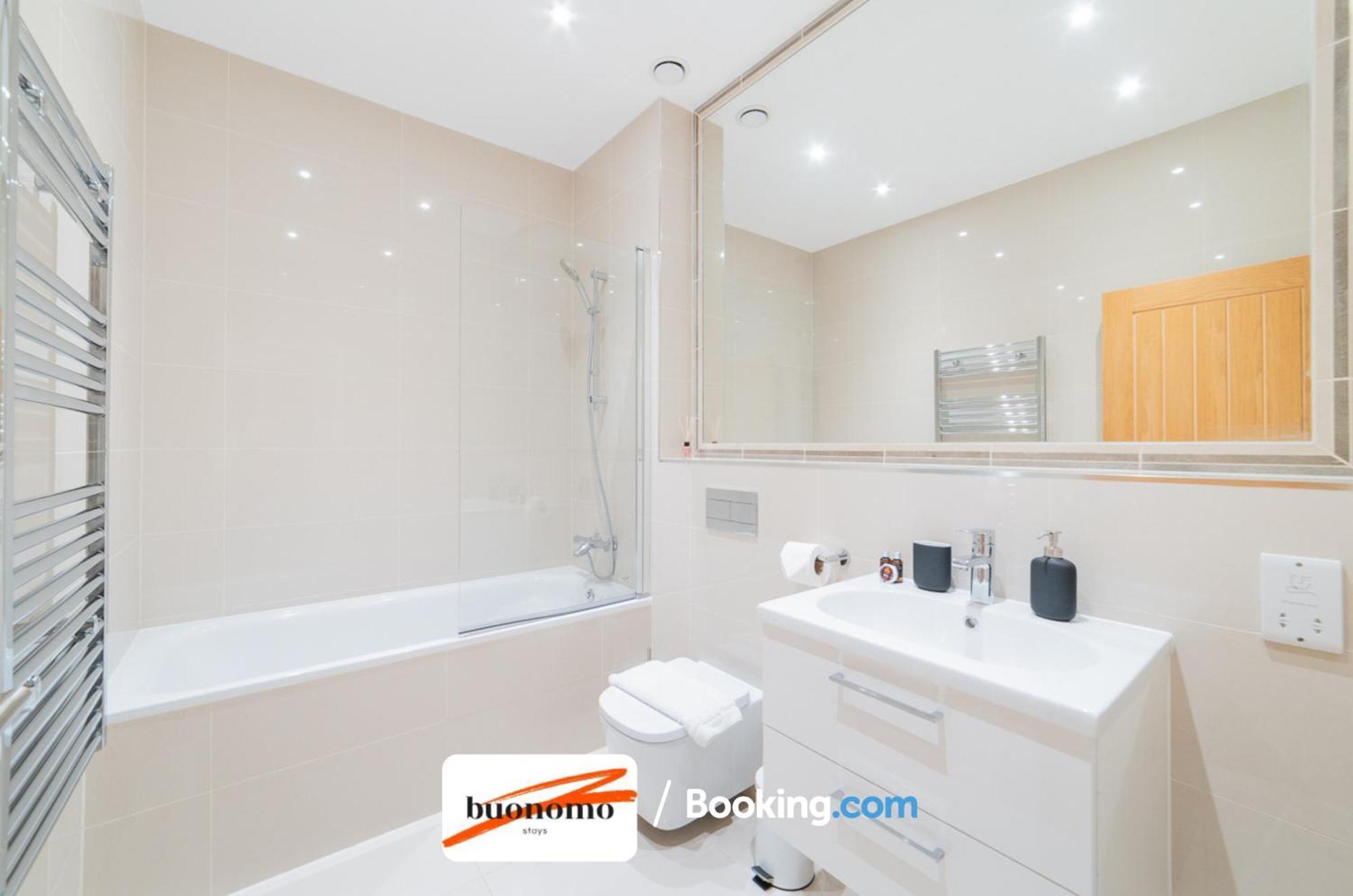 Two Bedroom Apartment At Buonomo Stays Short Lets & Serviced Accommodation Close To Wimbledon Tennis Courts Λονδίνο Εξωτερικό φωτογραφία